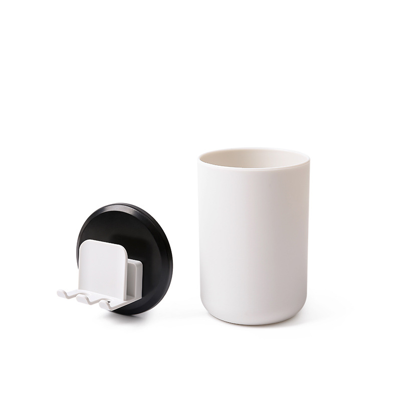  2-Black_and_white_shelf_+_white_cup
